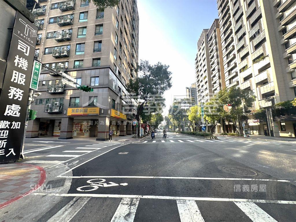 直營連鎖三角窗面寬金店房屋室內格局與周邊環境