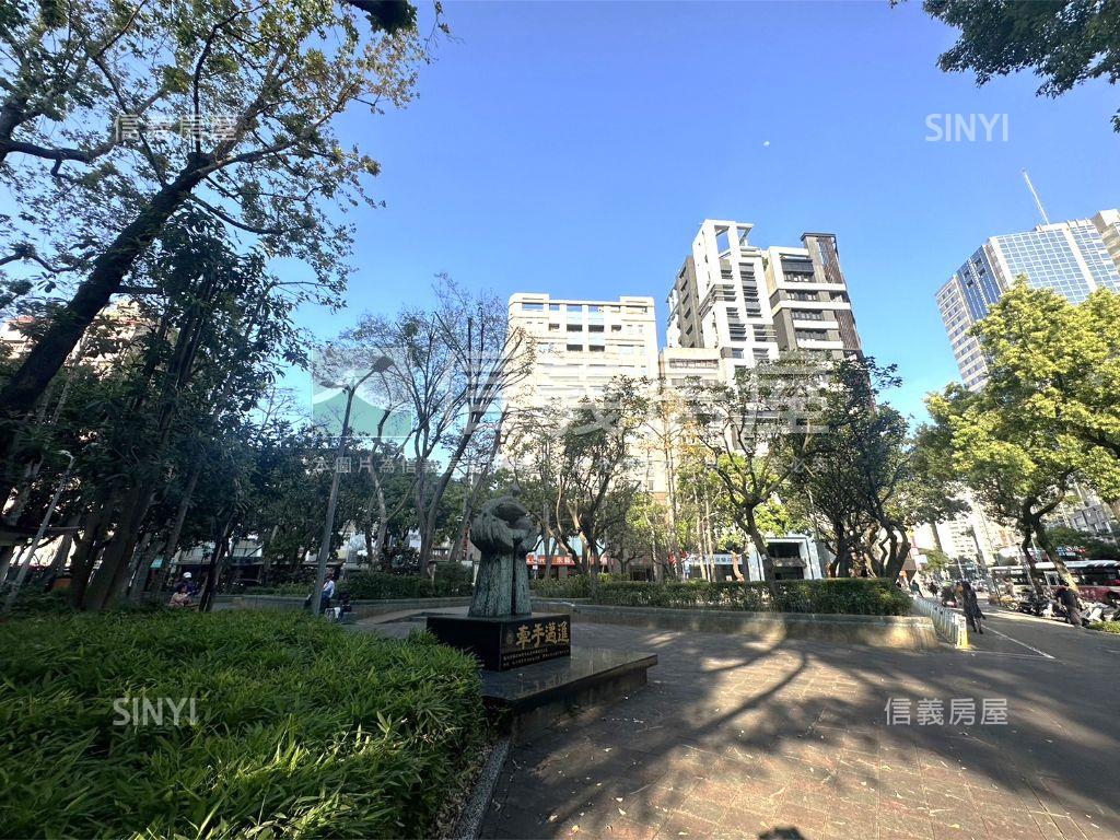 直營連鎖三角窗面寬金店房屋室內格局與周邊環境