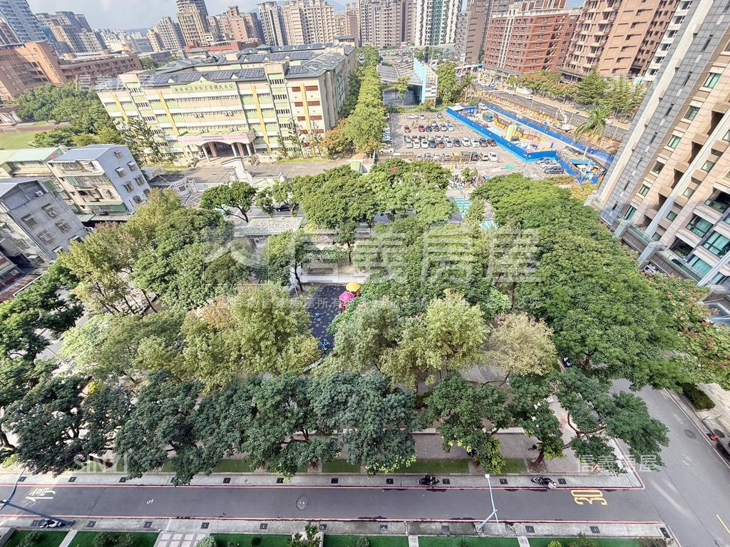 近未來捷運面公園重揚豪邸房屋室內格局與周邊環境