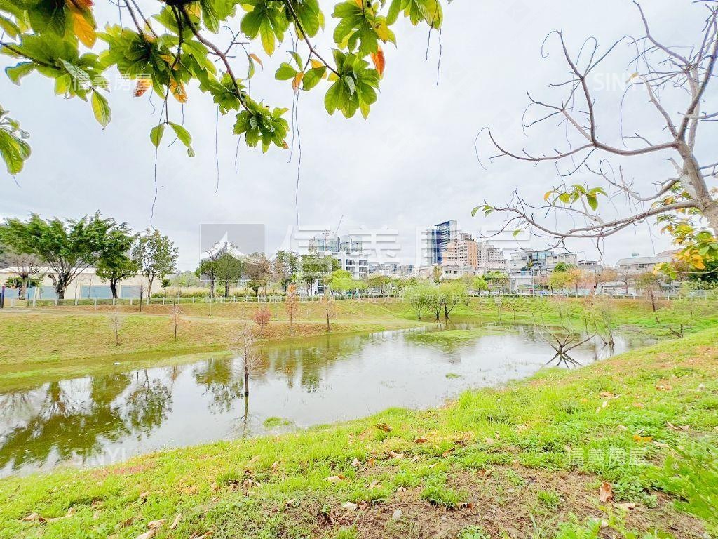 陸府朝南面公園三房雙車位房屋室內格局與周邊環境