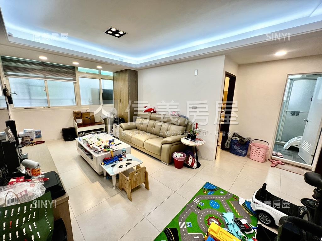 錦秀美妝方正獨層黃金３樓房屋室內格局與周邊環境