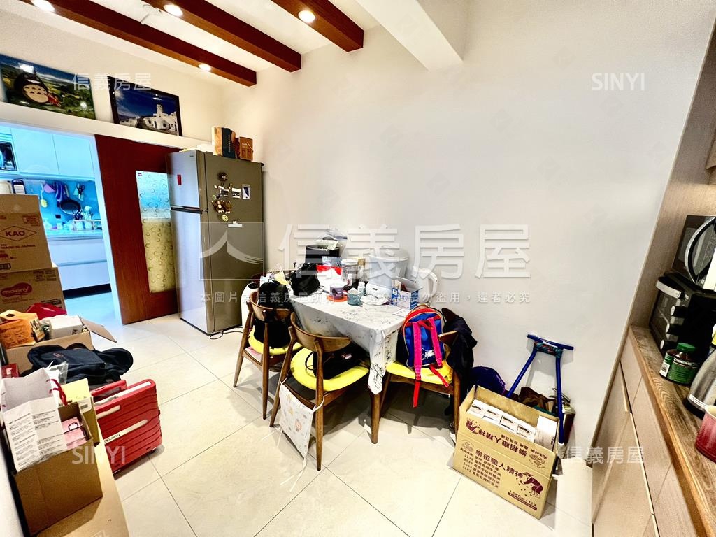 錦秀美妝方正獨層黃金３樓房屋室內格局與周邊環境