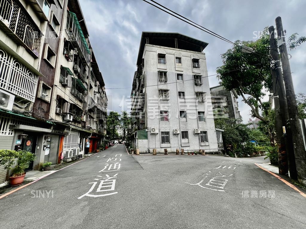 錦秀美妝方正獨層黃金３樓房屋室內格局與周邊環境