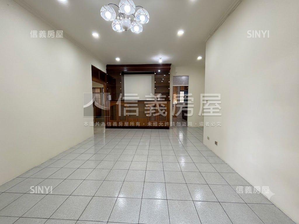 後港二路邊間三面採光房屋室內格局與周邊環境