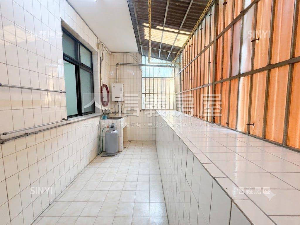 後港二路邊間三面採光房屋室內格局與周邊環境