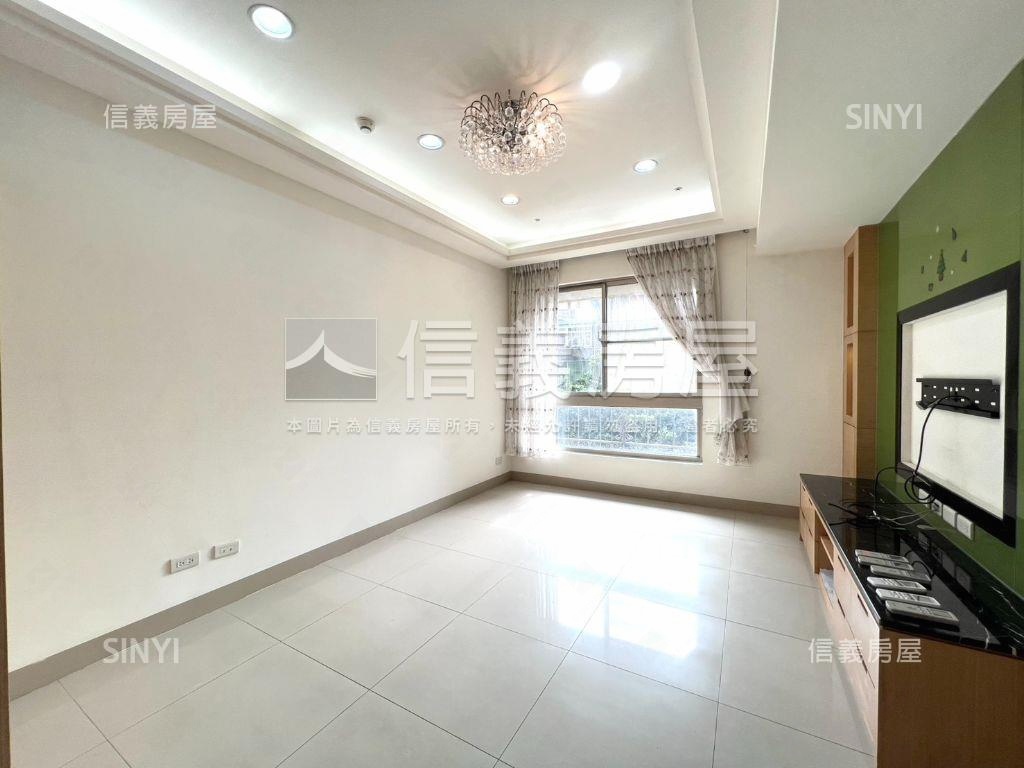 新站宏築三房車位房屋室內格局與周邊環境