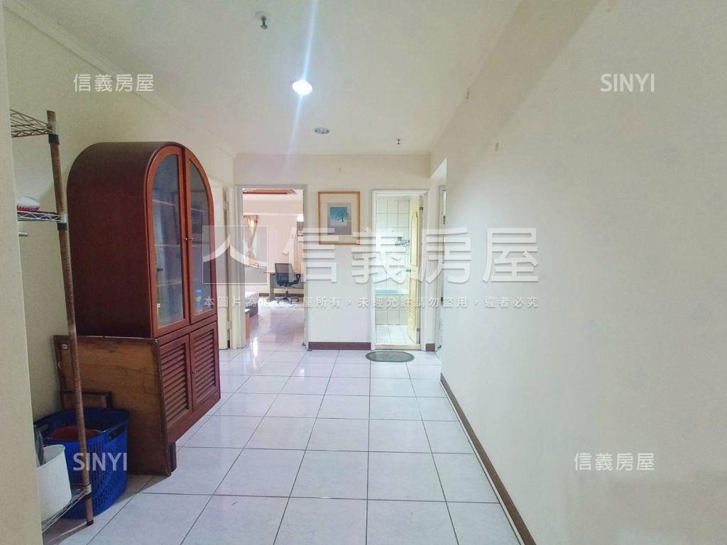 近中興大學美四房車位房屋室內格局與周邊環境