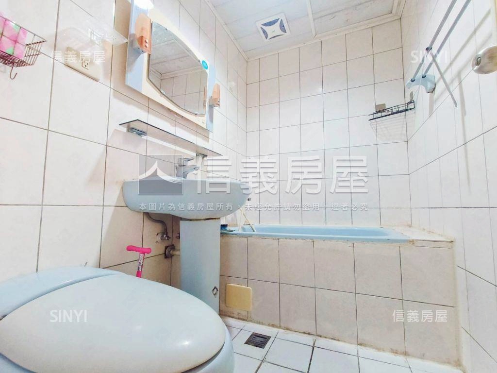 近中興大學美四房車位房屋室內格局與周邊環境