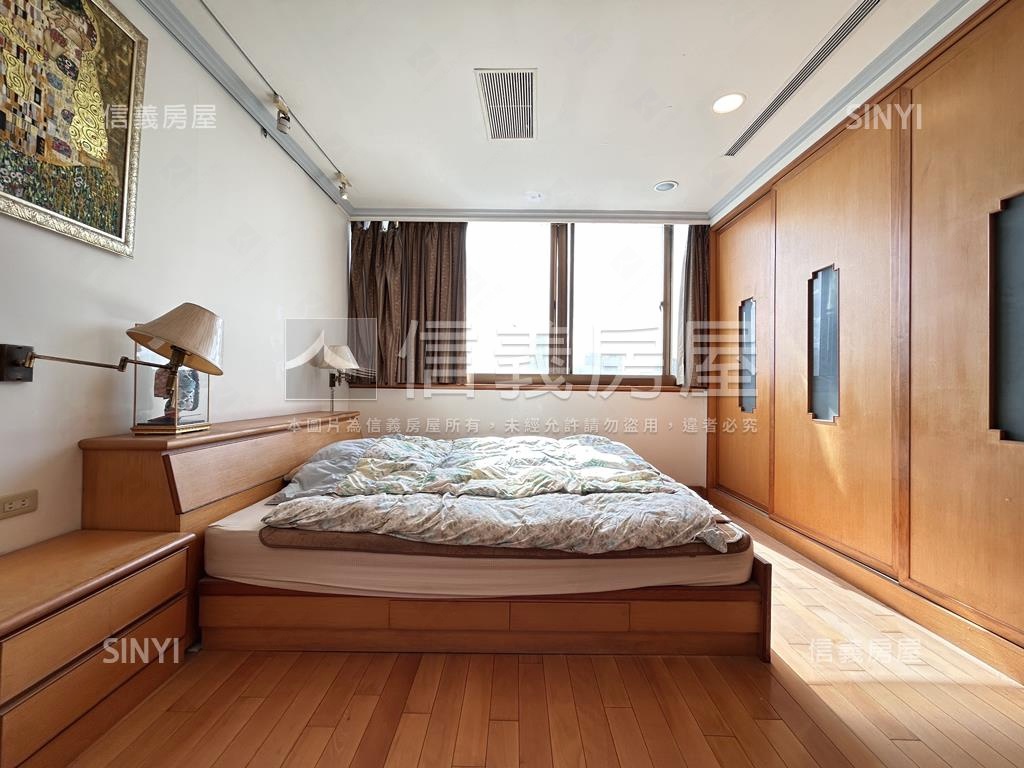 景美河畔豪景頂峰樓中樓房屋室內格局與周邊環境