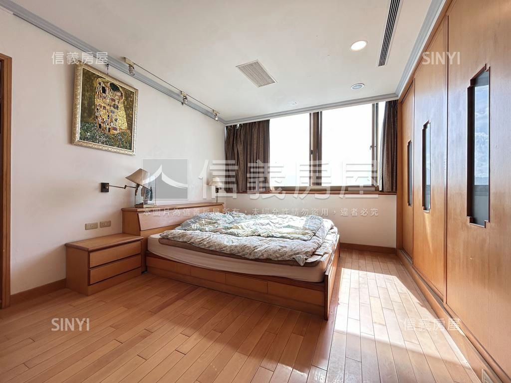 景美河畔豪景頂峰樓中樓房屋室內格局與周邊環境