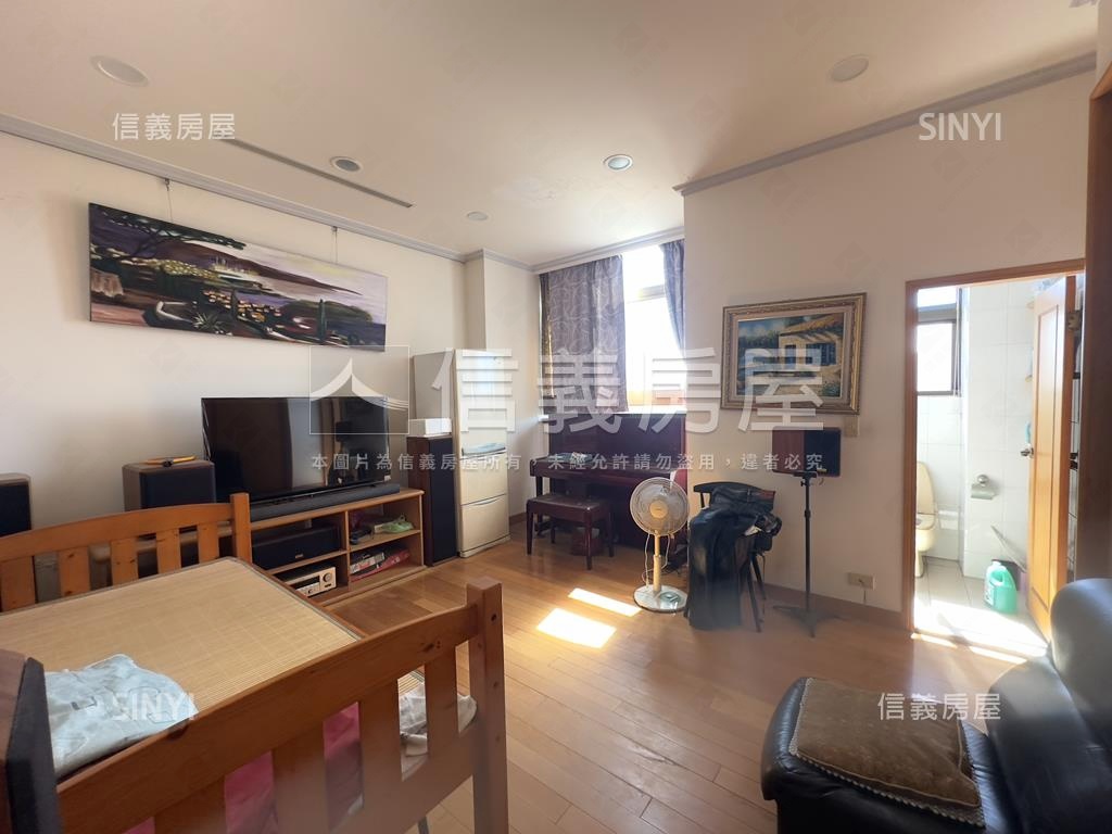 景美河畔豪景頂峰樓中樓房屋室內格局與周邊環境