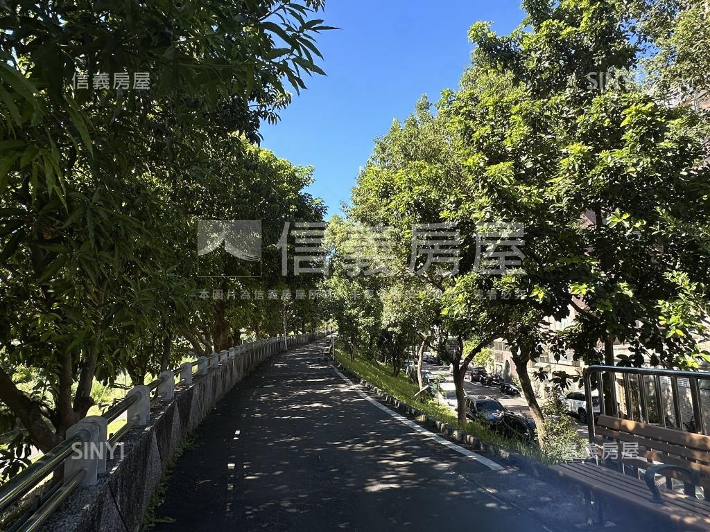 景美河畔豪景頂峰樓中樓房屋室內格局與周邊環境