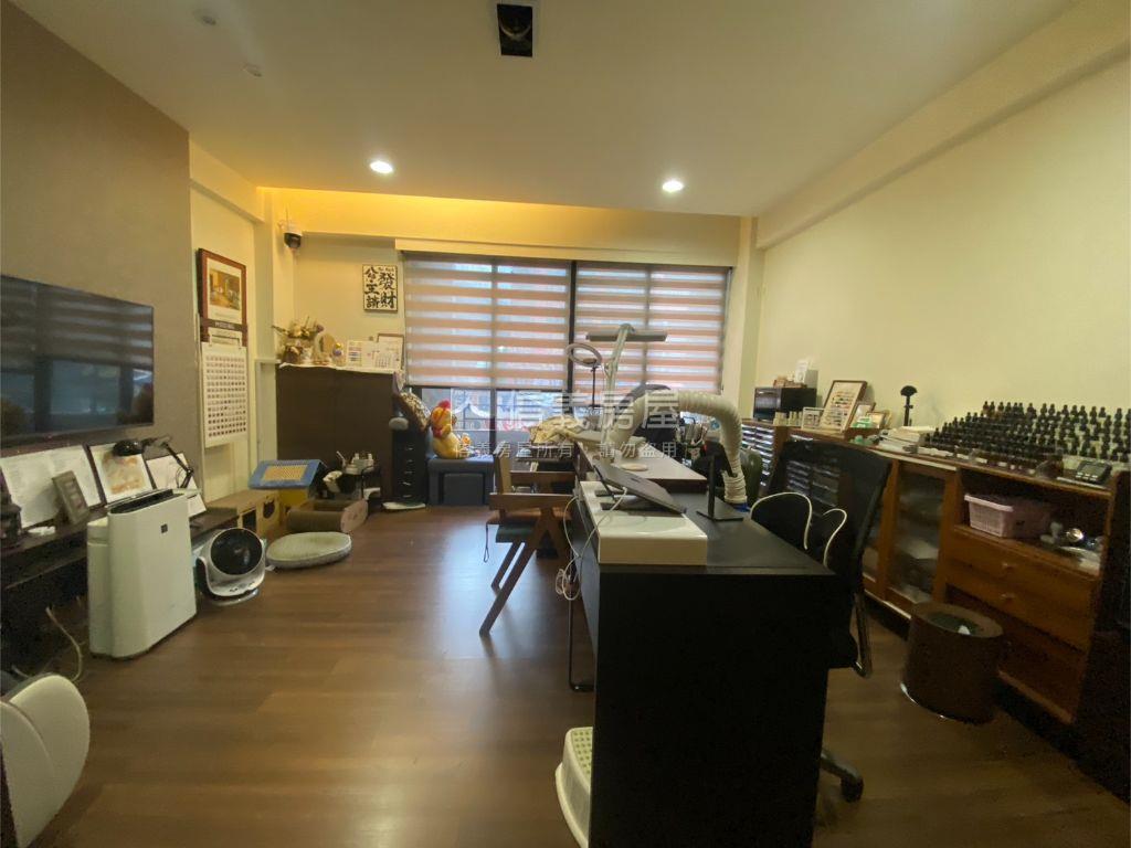 東區正自由路臨路透天房屋室內格局與周邊環境