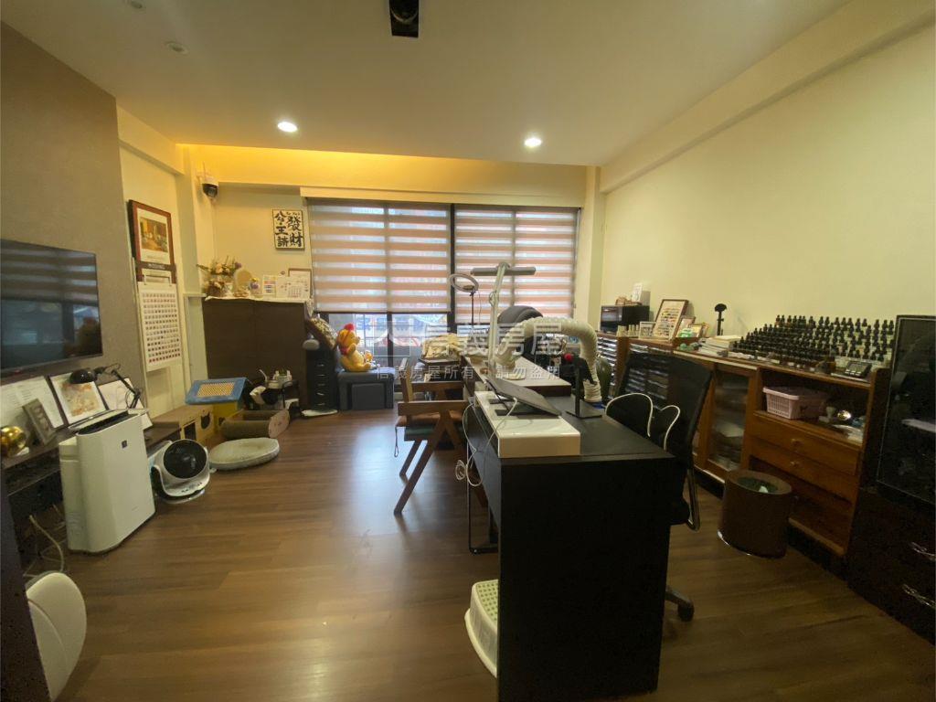 東區正自由路臨路透天房屋室內格局與周邊環境