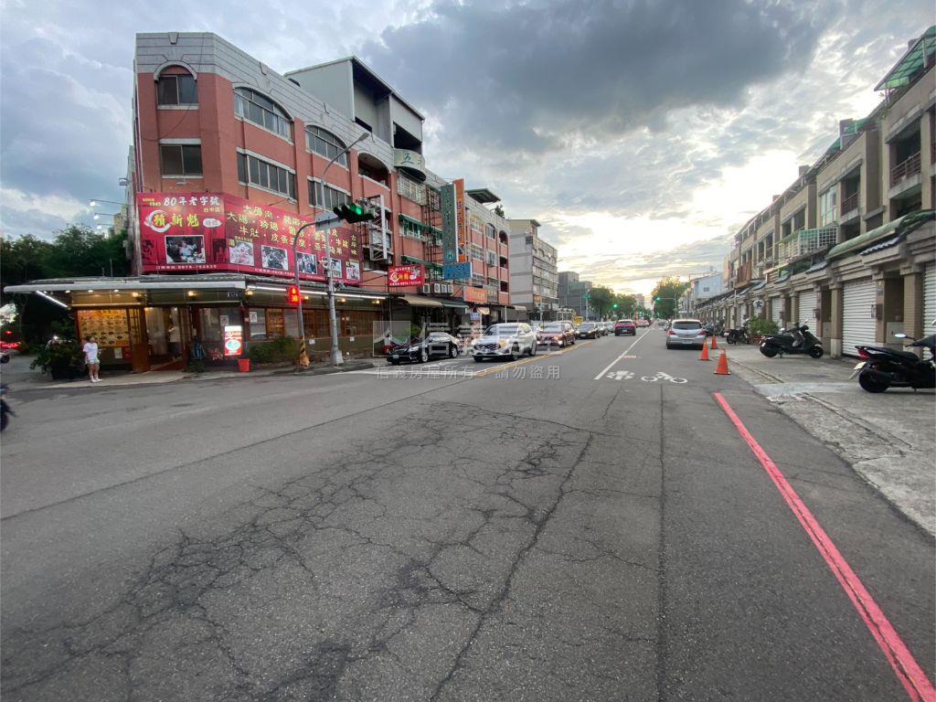 東區正自由路臨路透天房屋室內格局與周邊環境