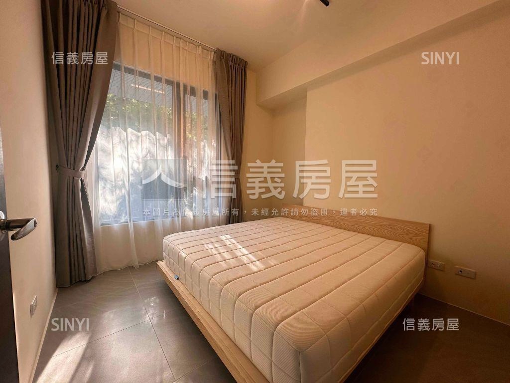 學府首席大２房車位房屋室內格局與周邊環境