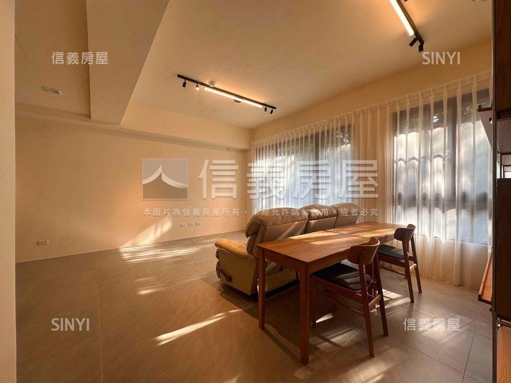 學府首席大２房車位房屋室內格局與周邊環境