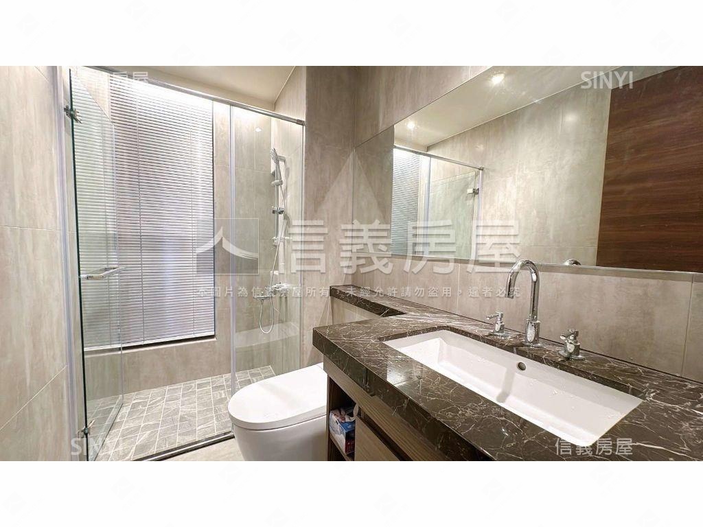 學府首席大２房車位房屋室內格局與周邊環境