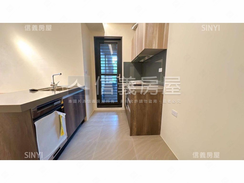 學府首席大２房車位房屋室內格局與周邊環境