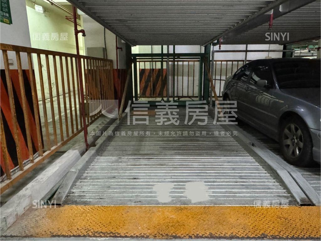 布拉格坡道機械車位房屋室內格局與周邊環境