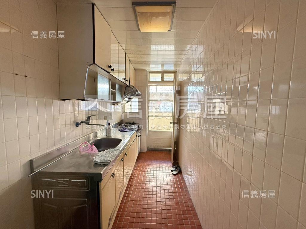 近南紡國泰雙陽台好寓房屋室內格局與周邊環境