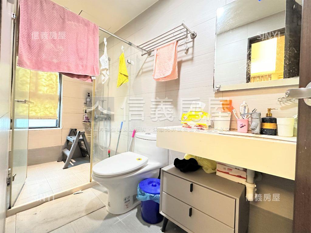 站前京華高樓景觀四房車位房屋室內格局與周邊環境