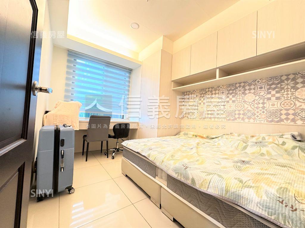 站前京華高樓景觀四房車位房屋室內格局與周邊環境