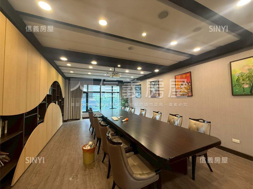 站前京華高樓景觀四房車位房屋室內格局與周邊環境