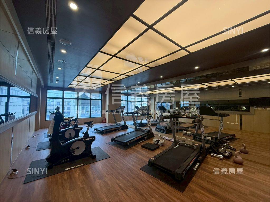 站前京華高樓景觀四房車位房屋室內格局與周邊環境