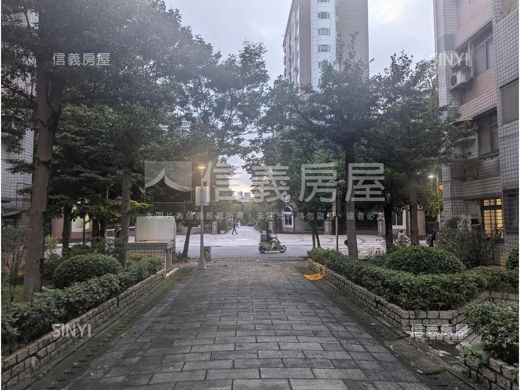 世貿新城綠意盎然一樓房屋室內格局與周邊環境