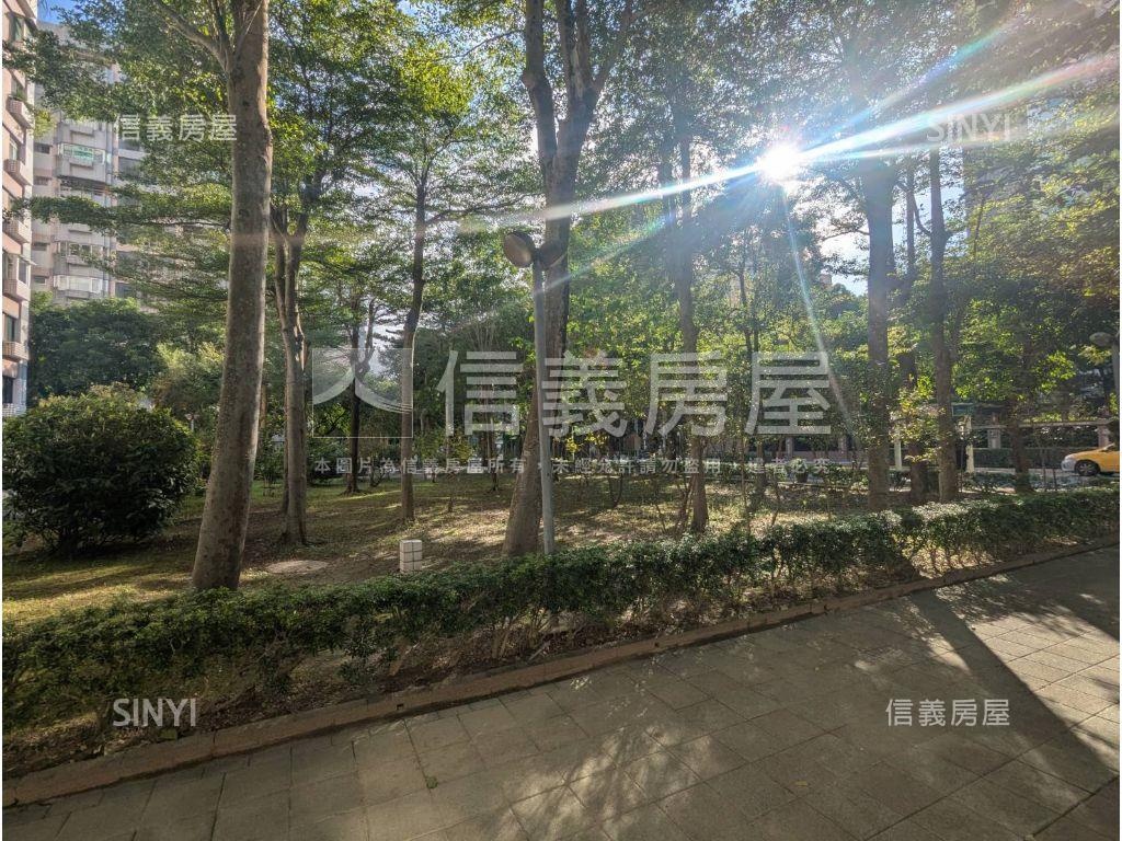 世貿新城綠意盎然一樓房屋室內格局與周邊環境