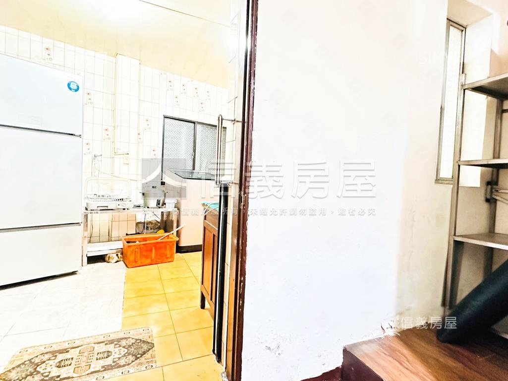 三重商工巷寬好停車一樓房屋室內格局與周邊環境