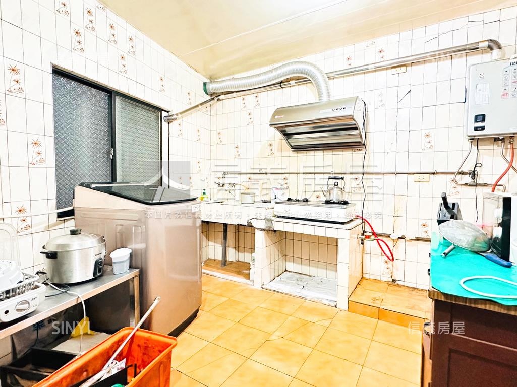 三重商工巷寬好停車一樓房屋室內格局與周邊環境