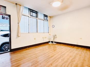 三重商工巷寬好停車一樓