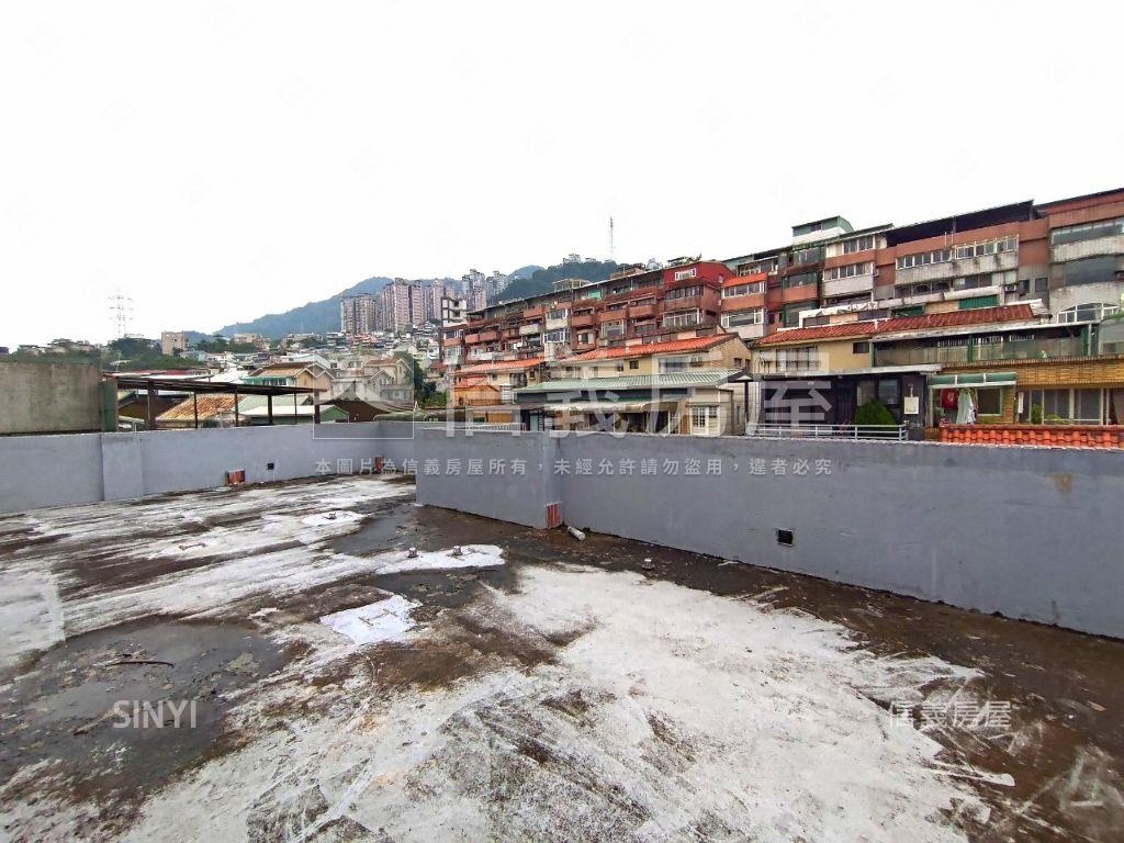 吉祥獨棟透天６房車位房屋室內格局與周邊環境