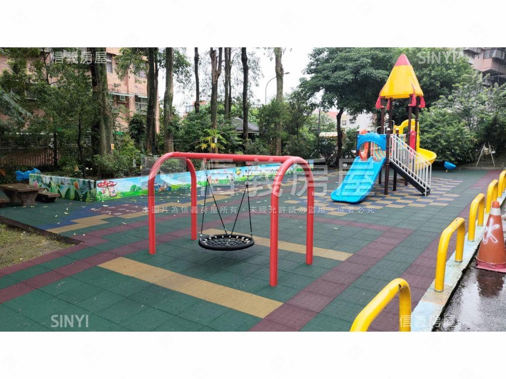 吉祥獨棟透天６房車位房屋室內格局與周邊環境