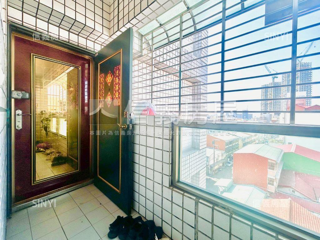 近水湳低總價電梯３房房屋室內格局與周邊環境