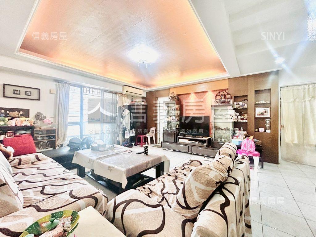 近水湳低總價電梯３房房屋室內格局與周邊環境