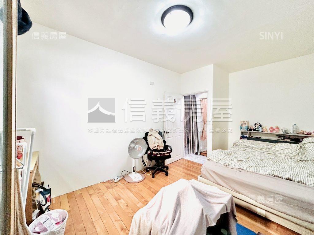 近水湳低總價電梯３房房屋室內格局與周邊環境