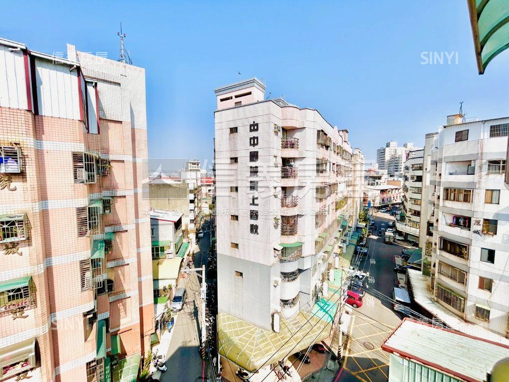 近水湳低總價電梯３房房屋室內格局與周邊環境