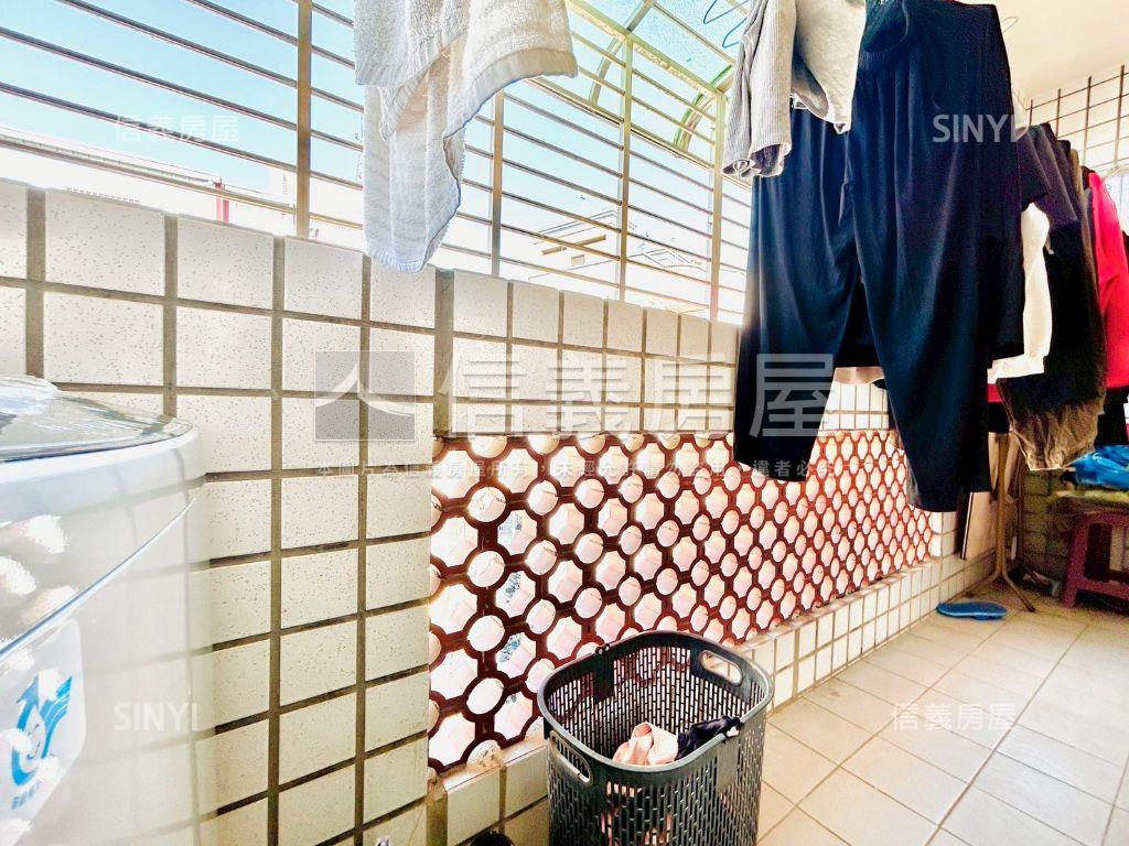 近水湳低總價電梯３房房屋室內格局與周邊環境