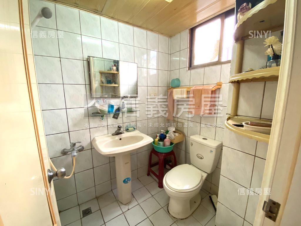 近水湳低總價電梯３房房屋室內格局與周邊環境