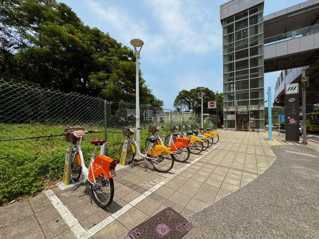 布拉諾面中庭綠意三房車位房屋室內格局與周邊環境