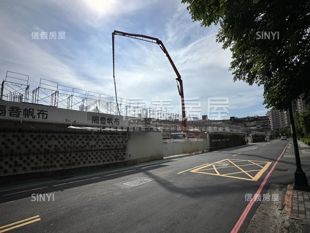 晴空大地３房車位房屋室內格局與周邊環境
