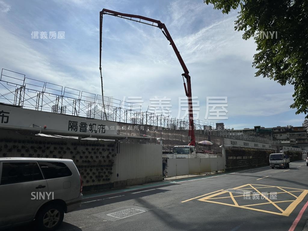 晴空大地３房車位房屋室內格局與周邊環境