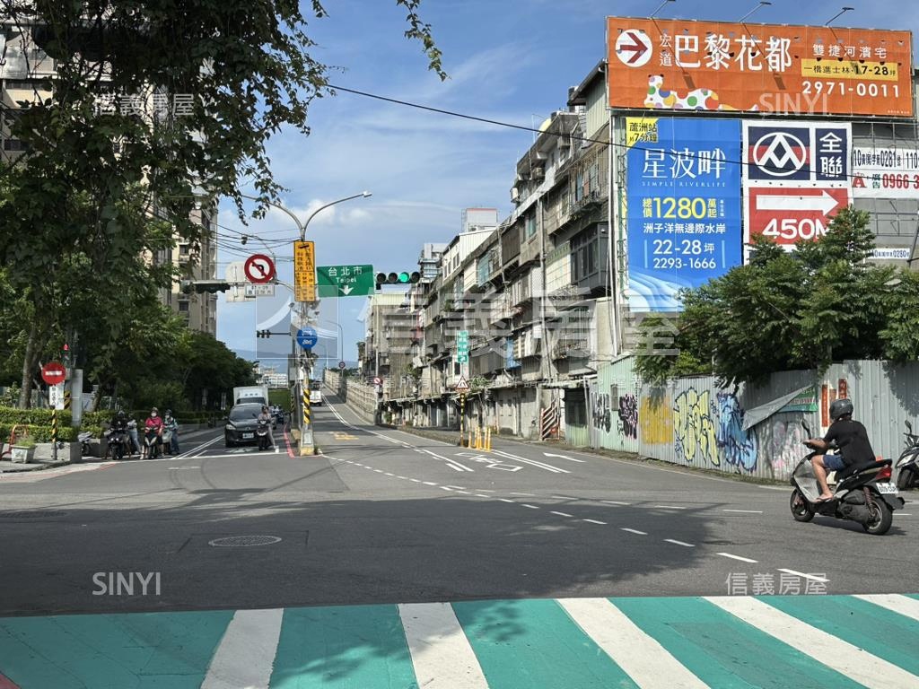 晴空大地３房車位房屋室內格局與周邊環境