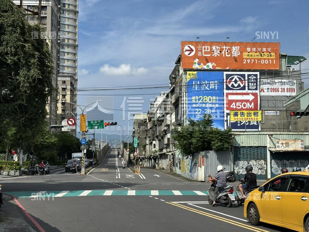 晴空大地３房車位房屋室內格局與周邊環境