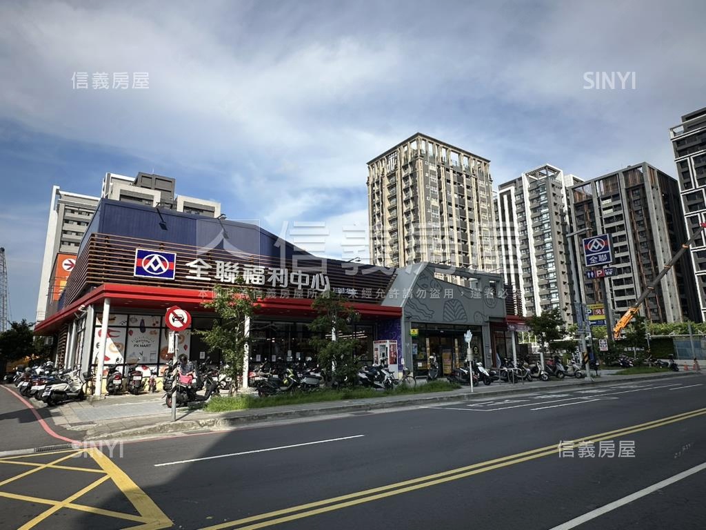 晴空大地３房車位房屋室內格局與周邊環境