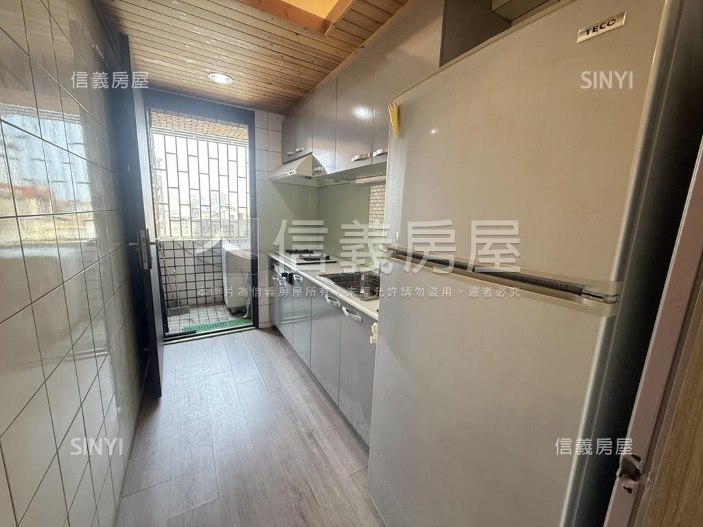中西區電梯採光棒棒三房房屋室內格局與周邊環境