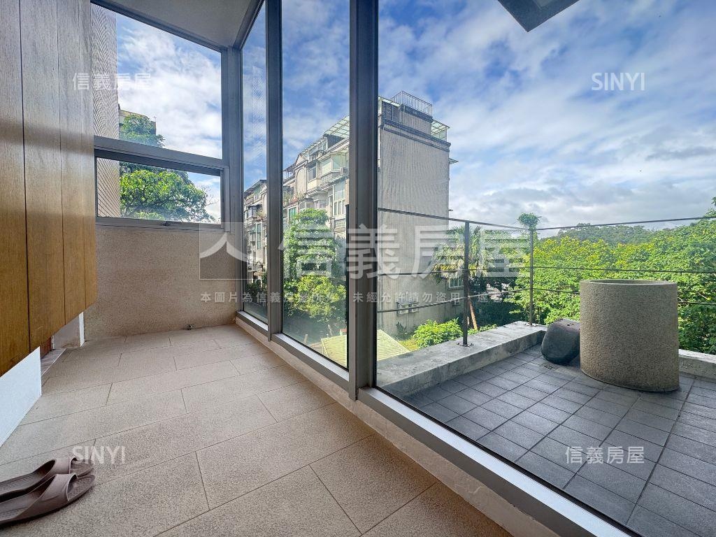 瓏山林一層一戶華廈房屋室內格局與周邊環境